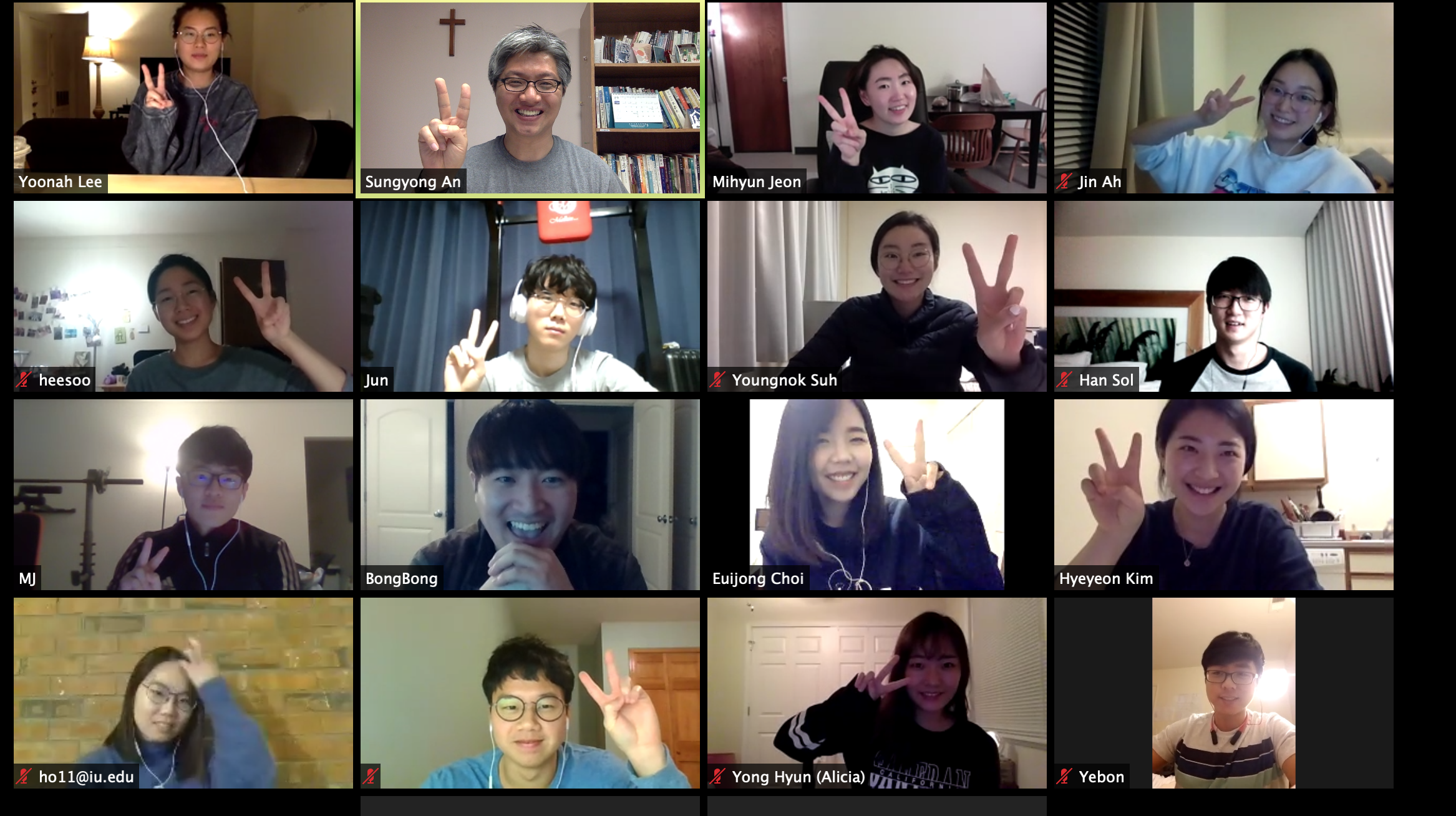 인디애나주 블루밍턴 한인연합감리교회의 담임으로 섬기고 있는 안성용 목사가 Zoom을 통해 화요 청년 리더 성경공부를 진행하고 있다. 사진 제공, 안성용 목사.