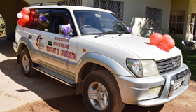 Le véhicule tout terrain offert par Coalice Mwamba au Département d’Evangélisation de la Région Episcopale du Sud Congo/Zambie. Ce véhicule permettra à l’équipe de ce département de faire avancer l’œuvre de Dieu. Photo de John Kaumba, UM News.