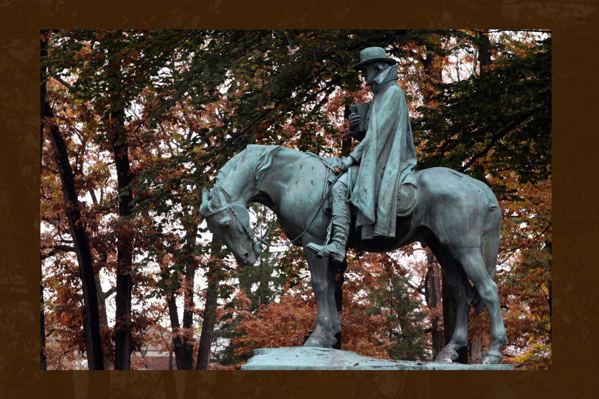 A estátua gigantesca do Bispo Francis Asbury está localizada perto da frente do campus na Universidade Drew, afiliada à Metodista Unida, em Madison, NJ. Foto do arquivo por Kathleen Barry, Notícias MU.