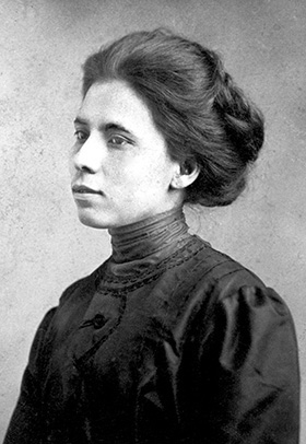 Jovita Idár ha ganado fama en los últimos años cuando historiadores/as, periodistas y documentalistas han destacado su trabajo como periodista y activista mejicoamericana de principios del siglo XX. Idár también fue una fiel metodista que al final de su carrera editó el periódico Conferencia Río Grande. Foto cortesía de las Colecciones Especiales de la Universidad de Tejas en San Antonio. 