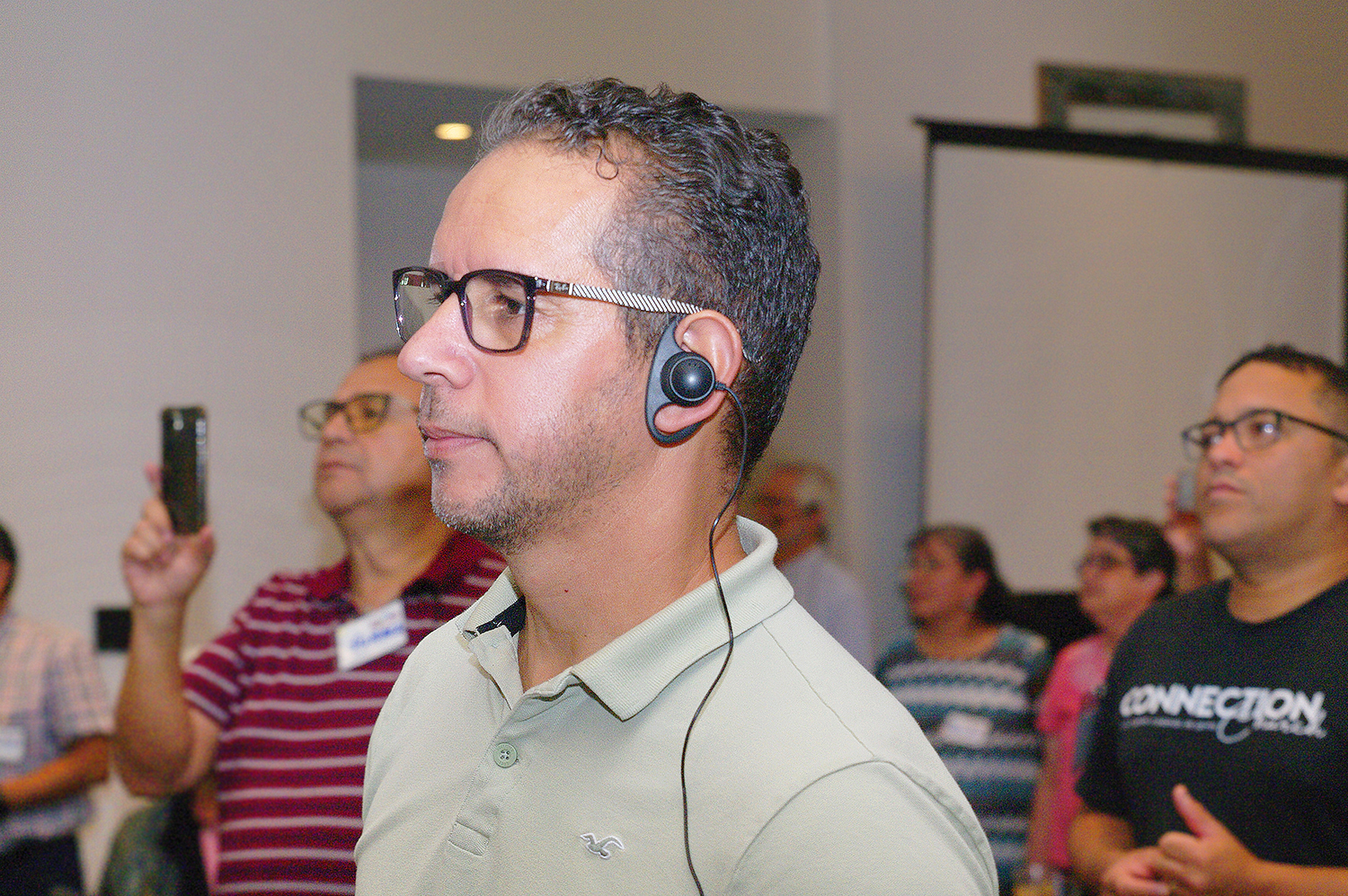 A diversidade cultural e linguística da comunidade hispano-latina caracterizou o evento, que foi realizado em inglês, espanhol e português. Líderes leigos e pastores de ministérios brasileiros, que participam de diversas conferências anuais da denominação, participaram ativamente do encontro. Na foto Ver. Juarez Gonçalves (esquerda), Pastor Alexandre Da Silva (centro) e Pastor David Alexadre (direita).