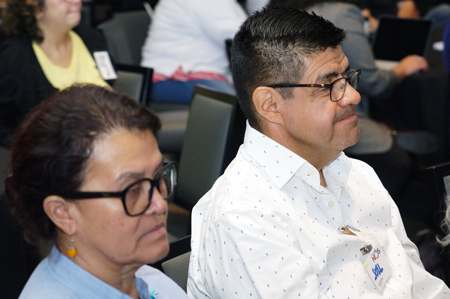 A Pastora Antonia “Toña” Ríos à esquerda e o Rev. Joel Hortiales à direita da imagem, servem a comunidade hispano-latina da Conferência Anual Califórnia-Pacífico.