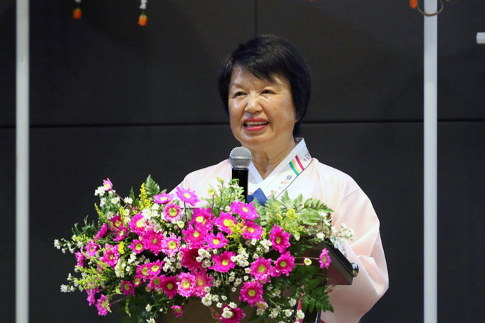 The Rev. Im Jung, director of International Relations, Asia and Global Programs Manager of The Upper Room, welcomes participants to the third Asia Upper Room leadership seminar on Oct. 23 in Bangkok, Thailand. Jung, one of the organizers of the event, held the first-ever virtual Asia Upper Room during the pandemic. Photo by the Rev. Thomas E. Kim, UM News.