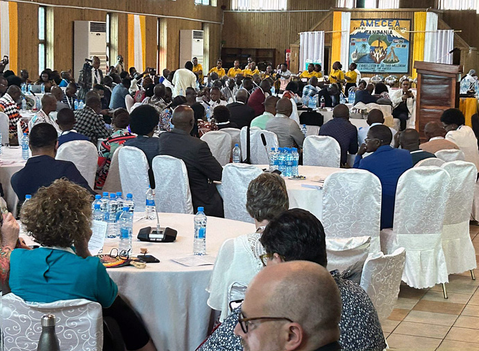 Lors du rassemblement du Forum Méthodiste Uni d’Afrique au Centre Épiscopal Catholique de Dar es Salaam, en Tanzanie, du 4 au 7 janvier, les conversations se sont concentrées sur l’unité de l’Église, la régionalisation, l’enseignement supérieur sur le continent et les Principes Sociaux Révisés proposés. Photo du Révérend Lloyd Nyarota.