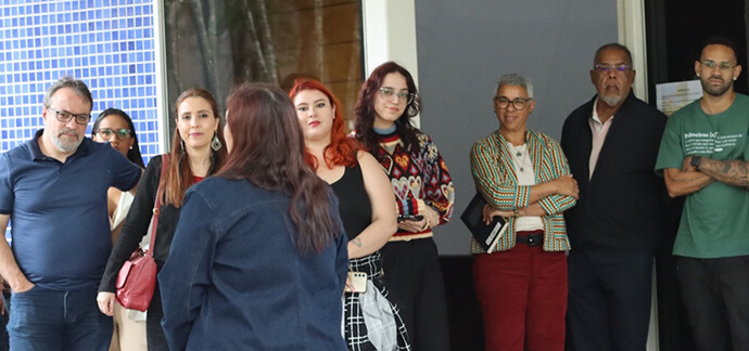 Participantes do evento de divulgação do livro “Metodistas acolhem e cuidam”, escutam ao depoimento de Eizel Ladeia, tesoureira da área nacional da Igreja Metodista brasileira, sobre sua visita ao trabalho na cidade de Boa Vista.