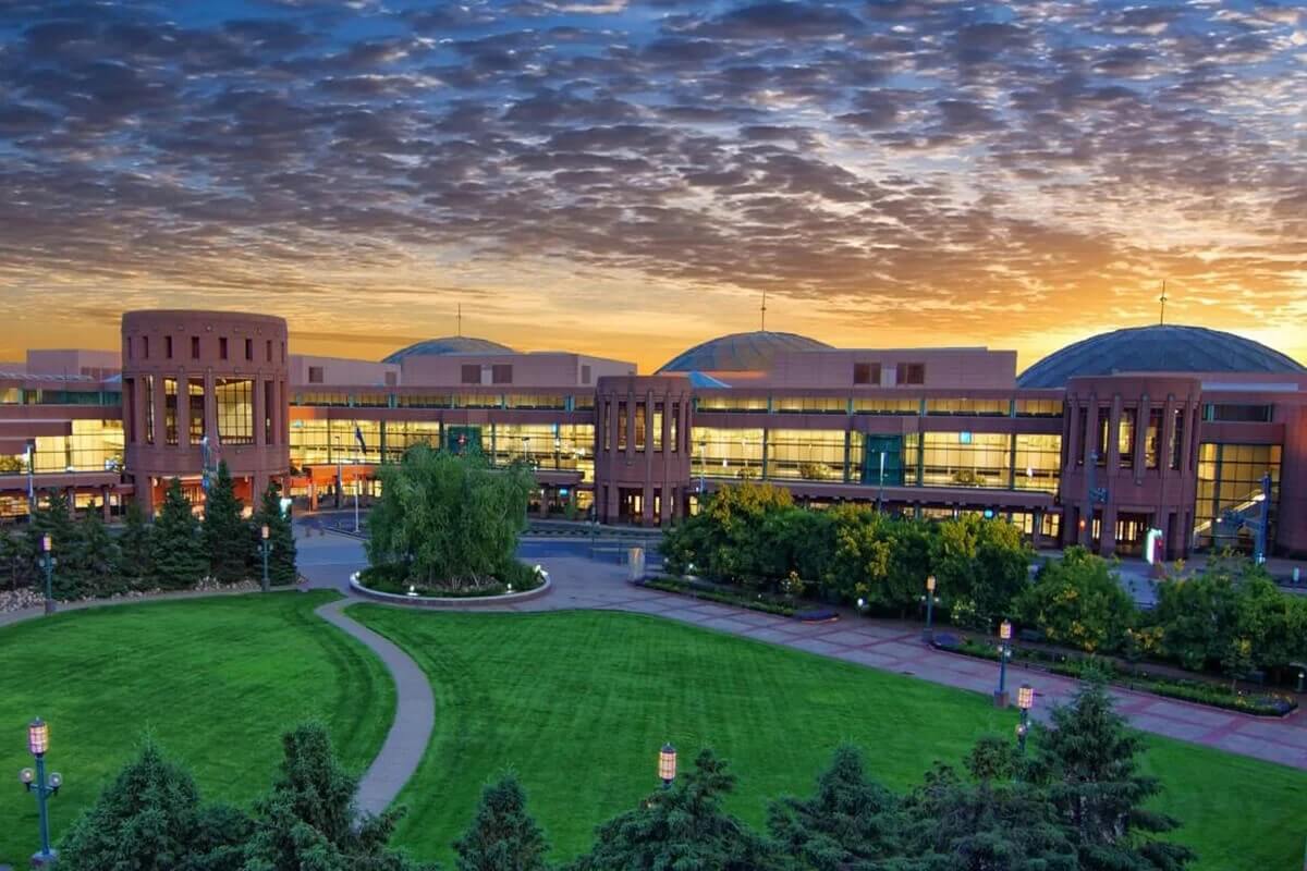 미네소타주 미니애폴리스 시내에 위치한 미니애폴리스컨벤션센터. 연합감리교회 관계자들은 코로나19로 연기되었던 2020년 총회의 원래 개최지였던 미니애폴리스를 2028년 5월 8일부터 18일까지 열리는 차기 총회의 개최 도시로 선정했다. 사진, 댄 앤더슨, 미니애폴리스 관광청(www.minneapolis.org) 제공. 