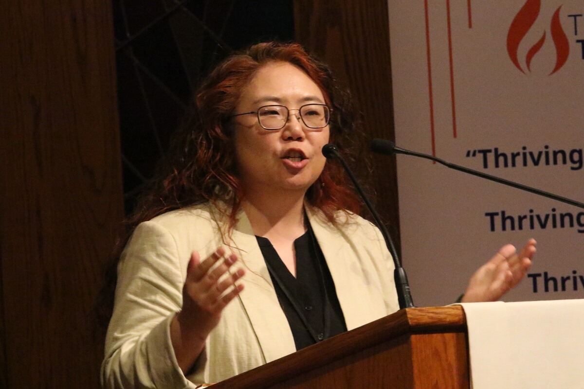 지난 5월 13일부터 15일까지 와싱톤한인교회에서 열린 제1회 동남부지역 아시아계 미국인 목회자 모임에서 백미랑 목사가 "사역에서의 번영"이라는 내용으로 주제 발표를 하고 있다. 사진, 김응선(Thomas E. Kim) 목사, 연합감리교뉴스.