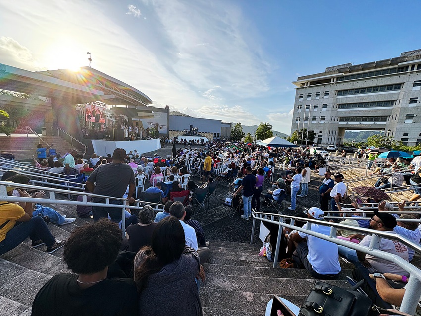 Metodistas de diversas áreas de la isla se concentraron en el Anfiteatro Charlie Aponte en la ciudad de Caguas para celebrar el 125to Aniversario de la IMPR. Foto Rev. Gustavo Vasquez, Noticias MU.