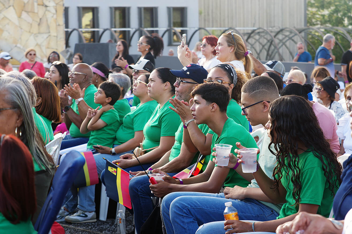 Hermanos/as de todas las edades, provenientes de diferentes congregaciones, se dieron cita desde horas de la tarde del 24 de mayo de 2025, para celebrar el 125to aniversario de la Iglesia Metodista de Puerto Rico. Foto Rev. Gustavo Vasquez, Noticias MU.